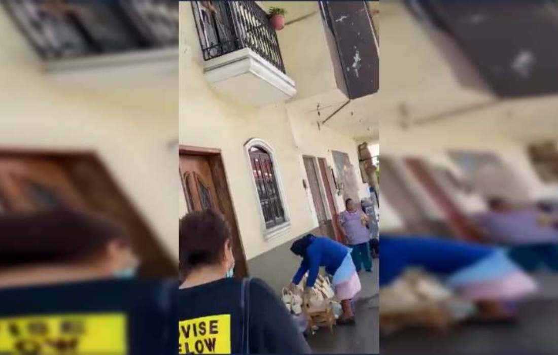Viral: Mujer arroja agua a abuelita para que deje de vender artesanías en Michoacán